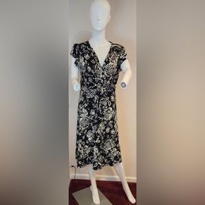 Evan-Picone Size 12 black and white floral print dress